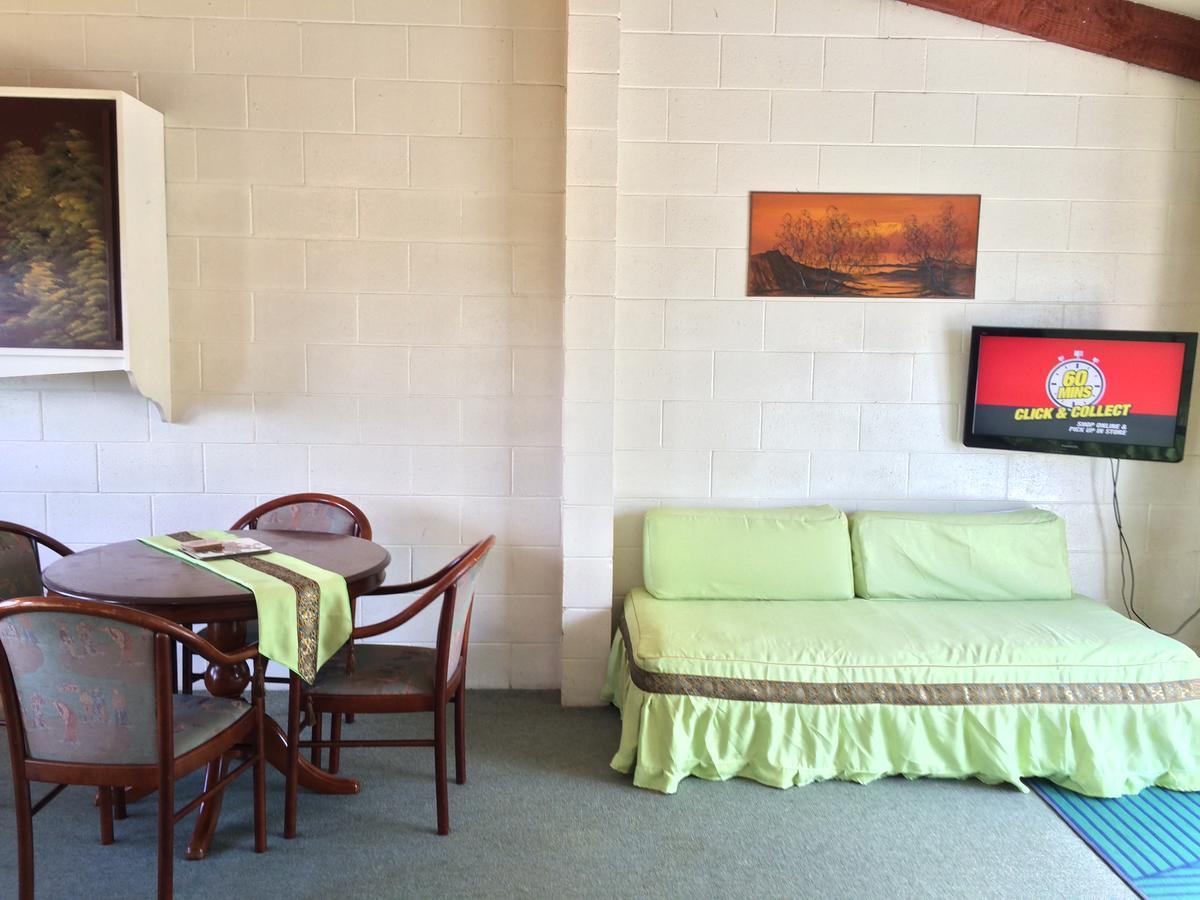 Katikati Motel Екстер'єр фото